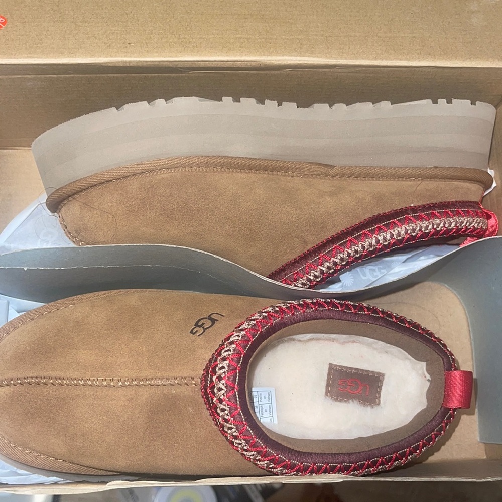 brand new never worn platform uggs